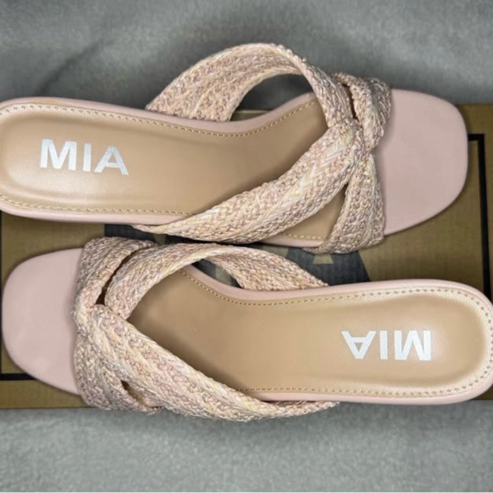 MIA Women's Light Pink Braided Sandals